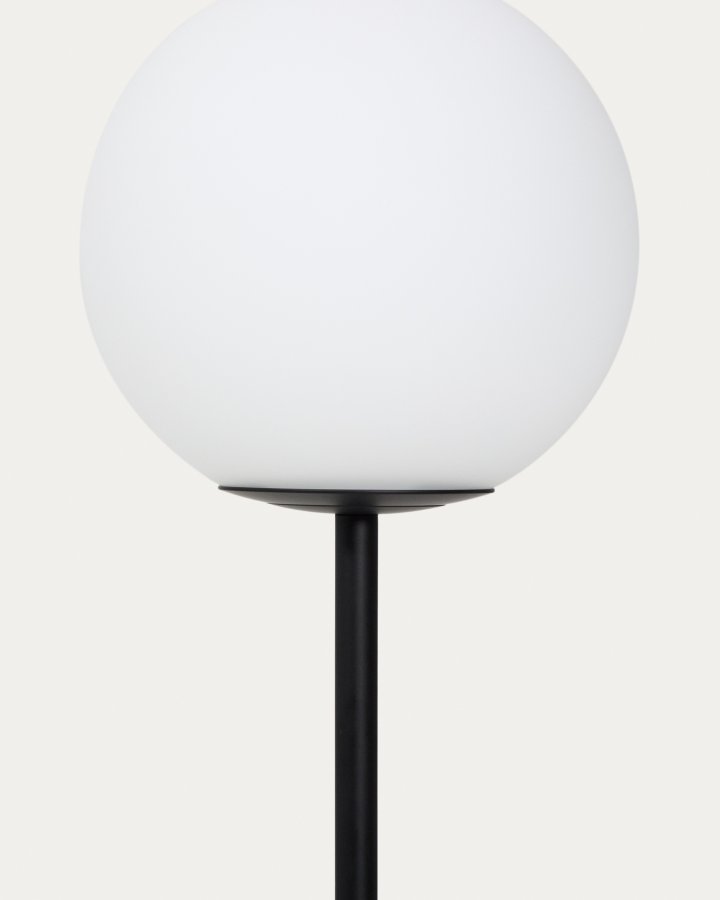 KAVE HOME Brisia gulvlampe - 1 matteret glaskugle og sort metal (�20)