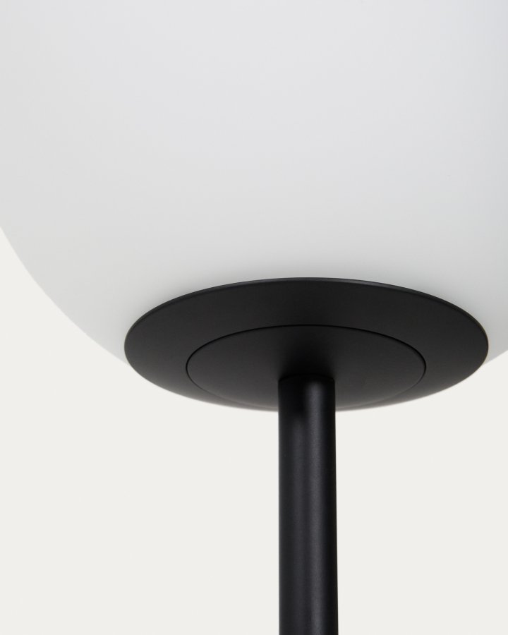 KAVE HOME Brisia gulvlampe - 1 matteret glaskugle og sort metal (�20)