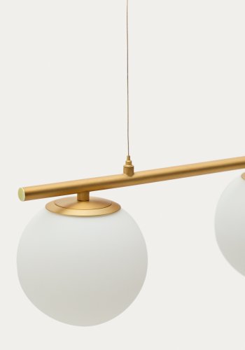 KAVE HOME Brisia loftlampe - 3 matterede glaskugler og b�rstet messingfinish metal (�15)