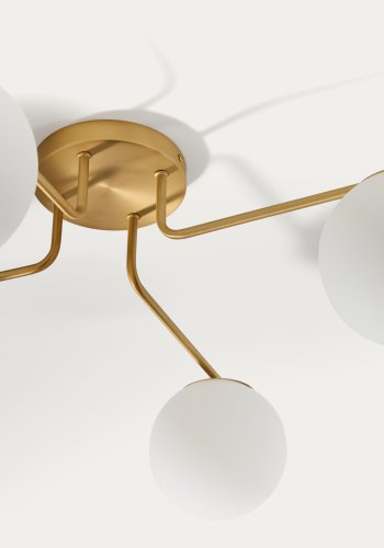 KAVE HOME Brisia loftlampe - 4 matterede glaskugler og b�rstet messingfinish metal (�15)