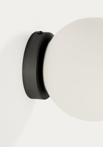 KAVE HOME Brisia v�glampe - 1 matteret glaskugle og sort metal (�15)