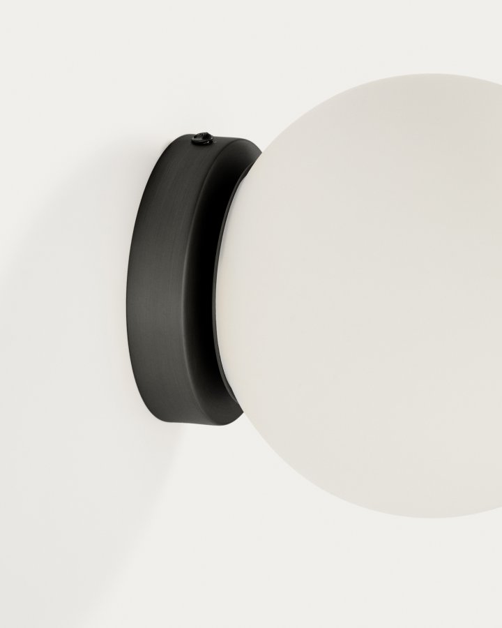 KAVE HOME Brisia v�glampe - 1 matteret glaskugle og sort metal (�15)