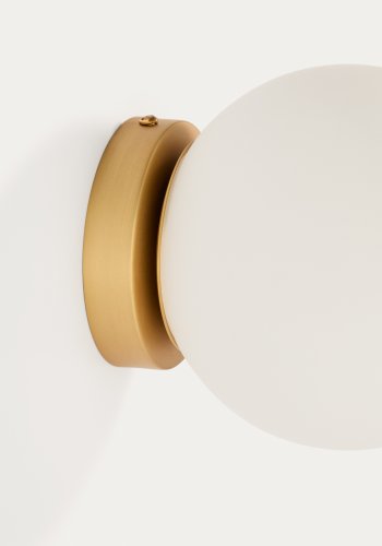 KAVE HOME Brisia v�glampe - 1 matteret glaskugle og b�rstet messingfinish metal (�15)