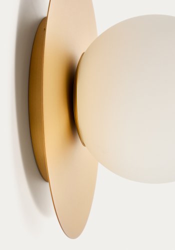 KAVE HOME Brisia v�glampe - 1 matteret glaskugle og b�rstet messingfinish metal (�20)