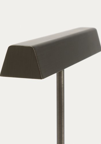 KAVE HOME Lynor bordlampe - b�rstet metal med sort marmorfod