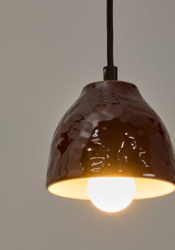 KAVE HOME Drava loftlampe - bordeaux keramik