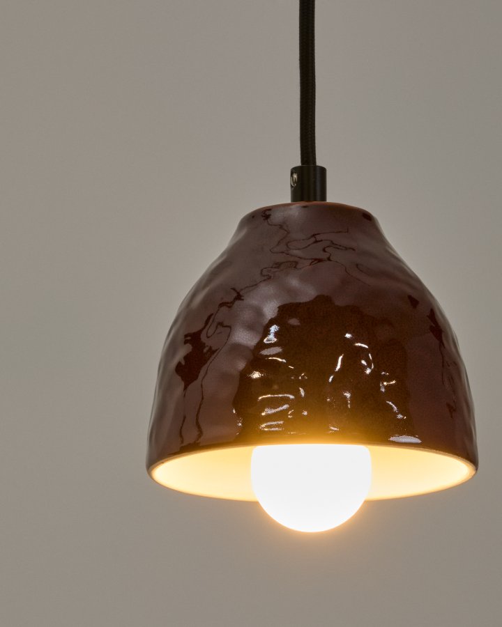 KAVE HOME Drava loftlampe - bordeaux keramik
