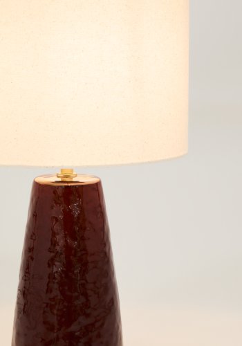 KAVE HOME Drava bordlampe - bomuld og bordeaux keramik