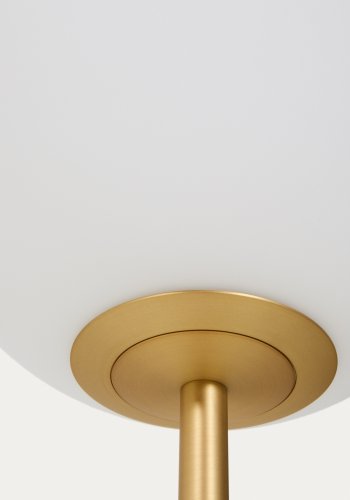 KAVE HOME Brisia gulvlampe - 1 matteret glaskugle og b�rstet messingfinish metal (�30)