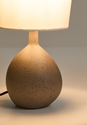 KAVE HOME Viona stor bordlampe - elfenben bomuld og gr� metal med tekstureret steneffekt (H:36)