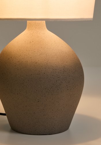 KAVE HOME Viona mellemstor bordlampe - elfenben bomuld og gr� metal med tekstureret steneffekt (H:50)
