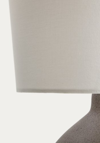 KAVE HOME Viona mellemstor bordlampe - elfenben bomuld og gr� metal med tekstureret steneffekt (H:50)