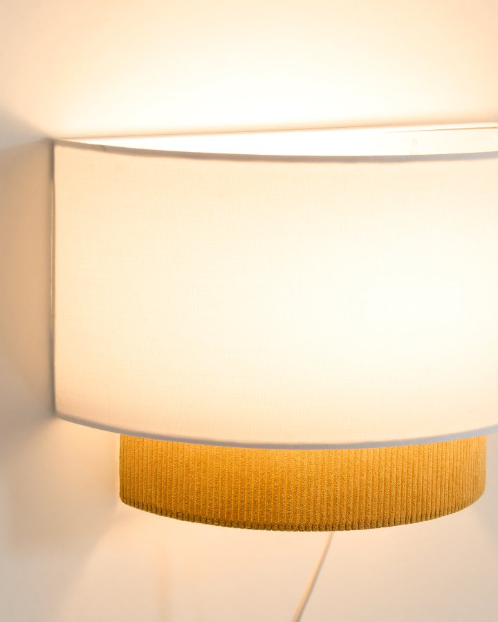 KAVE HOME Bianella v�glampe - hvid bomuld og sennepsfarvet fl�jl