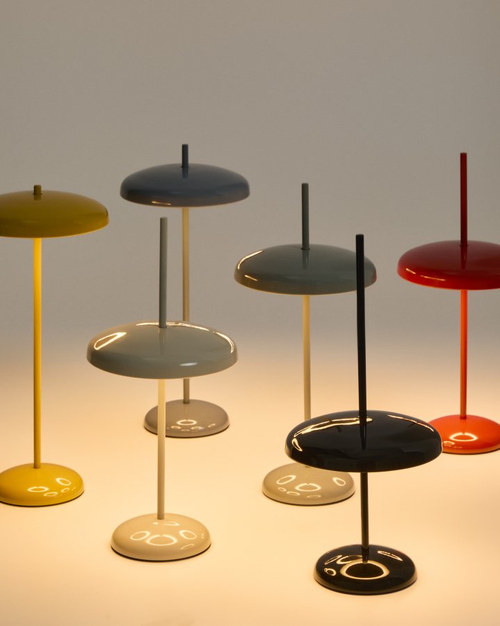 KAVE HOME Porte b�rbar bordlampe, m. justerbar h�jde, genopladelig - r�d aluminium