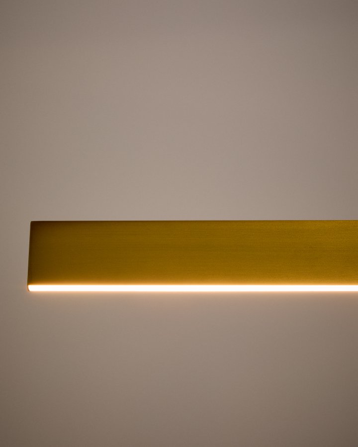 KAVE HOME Boadella taklampe i aluminium med gullmalt finish