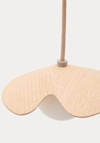 KAVE HOME Wilara loftlampe - 1 hvid r�get glaskugle og egetr�sfiner