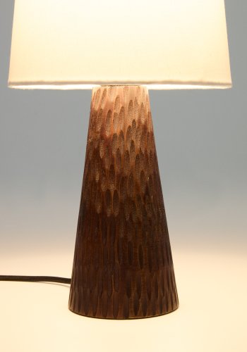 KAVE HOME Amire bordlampe laget av tre i mrk utfrelse