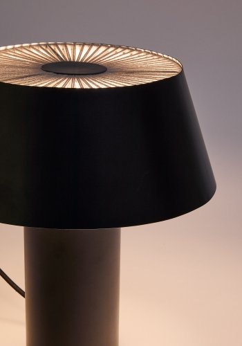 KAVE HOME Ancare bordlampe i svart metall og beige tauledning