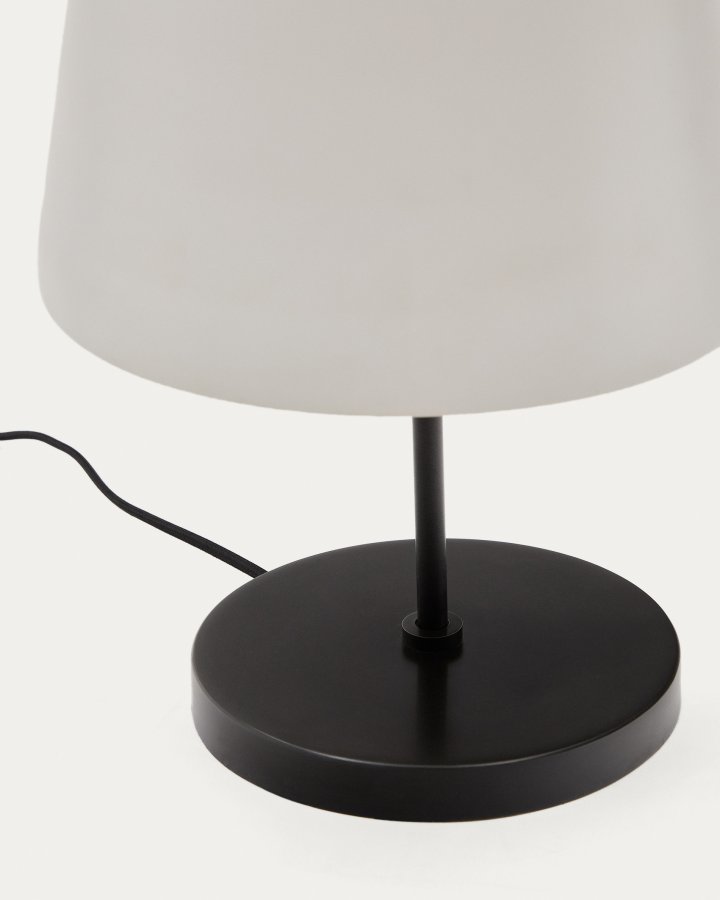 KAVE HOME Nefar bordlampe laget av glasert glass og sink