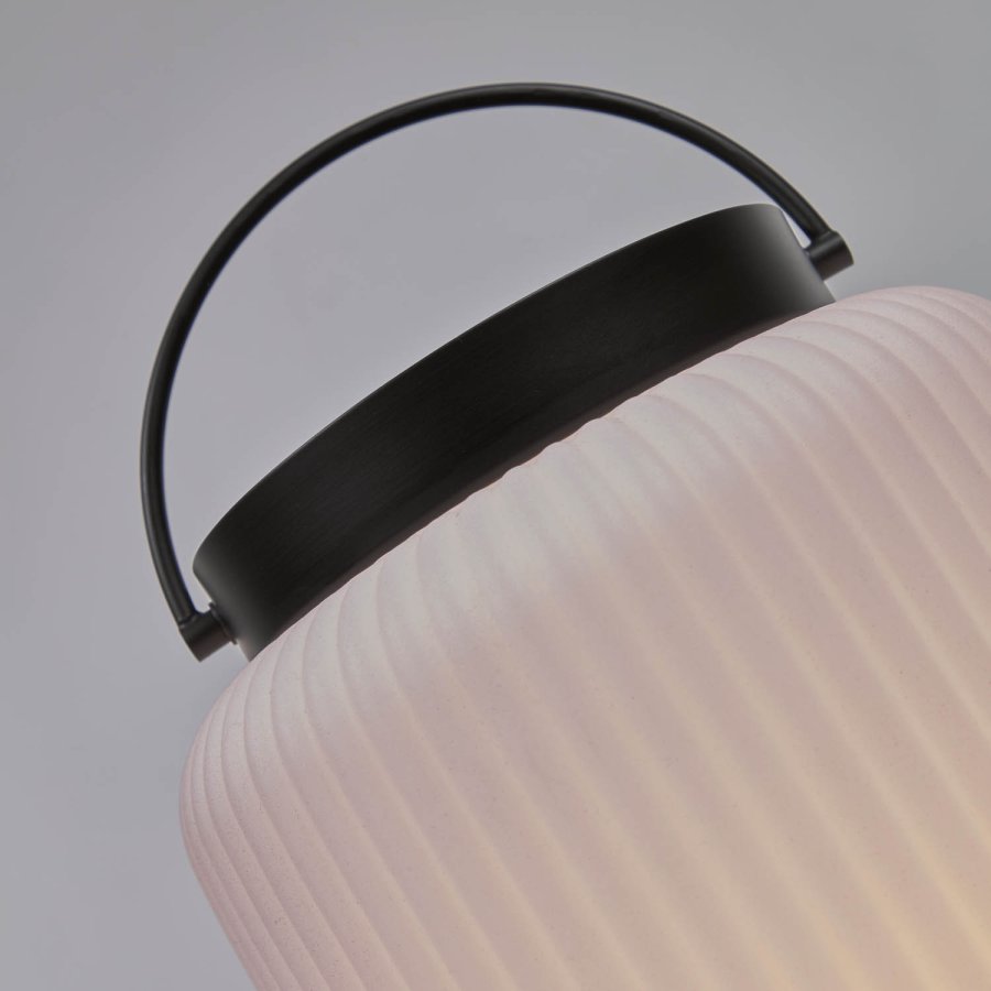 KAVE HOME Verona bordlampe - hvit polyetylen og svart jern