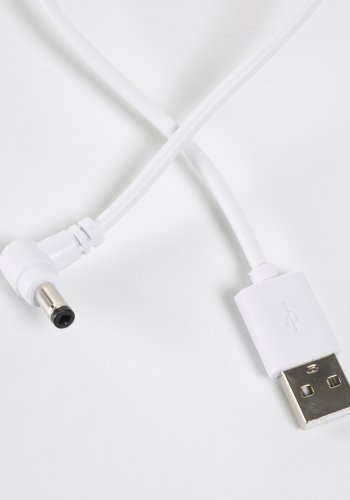 KAVE HOME Janvir oppladbar bordlampe - hvit plast og lysegr metall