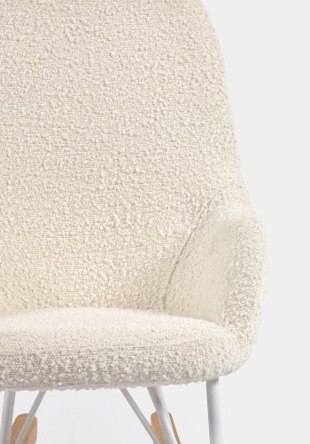 KAVE HOME Ivette gyngestol for barn, med armlener - hvitt stoff/stl og brunt asketre 