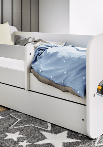 Babydreams juniorseng med racerbil, med madrass, sengehest og skuff - hvit laminat (160x80)