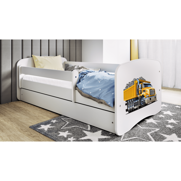 Babydreams juniorseng med lastbil, m. madras, sengehest og skuffe - hvid laminat (180x80)