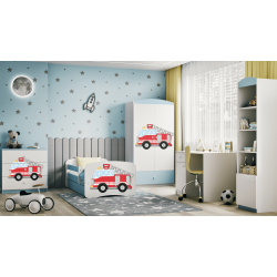 Babydreams juniorseng med brandbil, m. madras, sengehest, skuffe - hvid og bl laminat (140x70)