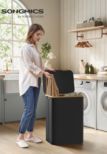 SONGMICS W�schekorb mit Deckel, gro�er W�schekorb mit 2 F�chern, 130 l, herausnehmbares Netzfutter, Oxford-Gewebe, Bambusgriff, faltbar, 52 x 38,5 x 70,5 cm, Tintenschwarz LCB513B01