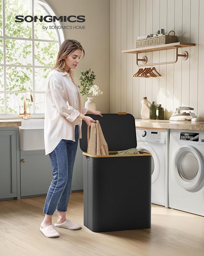 SONGMICS W&auml;schekorb mit Deckel, 3-teiliger gro&szlig;er W&auml;schekorb, 150 l, herausnehmbares Netzfutter, Oxford-Gewebe, Bambusgriff, faltbar, 60 x 38,5 x 70,5 cm, Tintenschwarz LCB515B01V1