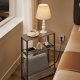 VASAGLE Slim sidebord med str�mskinne, 3-lags sengebord, sofaende, til sm� rum, magasinholder, stue, sovev�relse, kontor, lynggr� og bl�ksort LET335K05