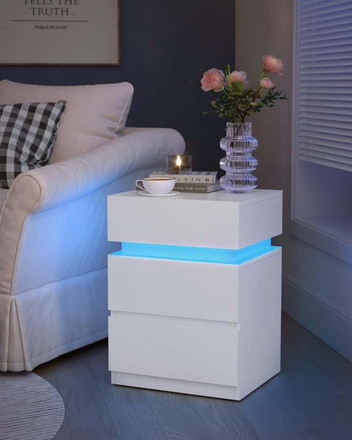 VASAGLE Sengebord, med justerbar flerfarvet LED-strip, 3 skuffer, moderne sidebord, 35 x 40 x 55 cm, hvid LET630T10