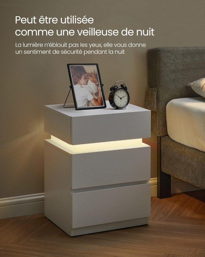 VASAGLE Sengebord, med justerbar flerfarvet LED-strip, 3 skuffer, moderne sidebord, 35 x 40 x 55 cm, hvid LET630T10