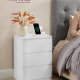VASAGLE LET631W14 Natbord, Sidebord, 3 skuffer, Skr� kant, 2 AC-stikkontakter, 2 USB-porte, Stue, Sovev�relse, Arbejdsv�relse, Moderne, Cloud White