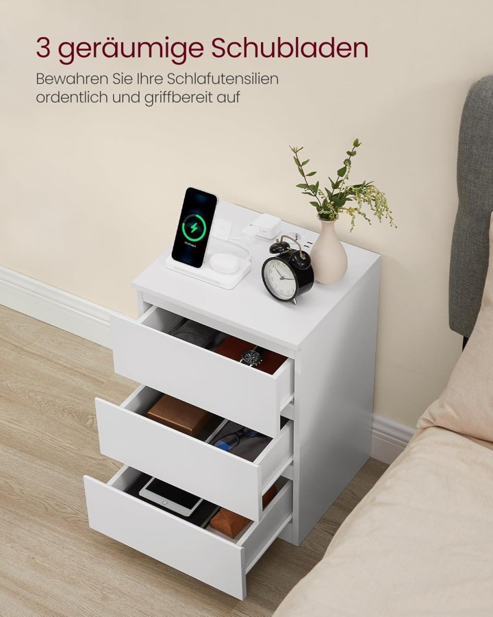 VASAGLE LET631W14 Natbord, Sidebord, 3 skuffer, Skr� kant, 2 AC-stikkontakter, 2 USB-porte, Stue, Sovev�relse, Arbejdsv�relse, Moderne, Cloud White
