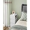 VASAGLE Natbord Slankt sidebord med 2 skuffer �bent rum Venstre eller h�jre Fleksibel montering Sovev�relse Stue Cloud White LET656W01