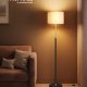 VASAGLE Gulvlampe, Justerbar H�jde fra 140 til 170 cm, Moderne Stil, Fodkontakt, Stofsk�rm, E27 Fatning, Guld og Sort LFL002B02 [Energiklasse F]