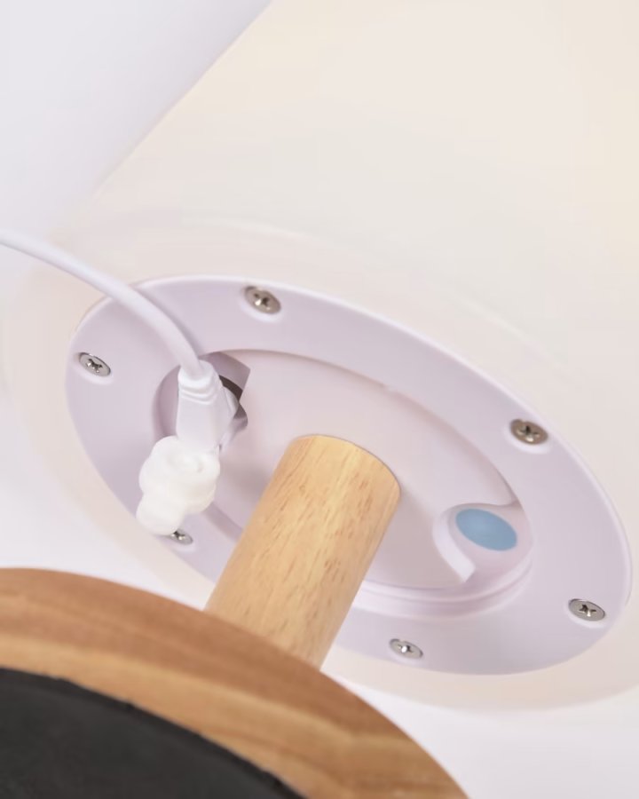 KAVE HOME Ambar oppladbar bordlampe, rund - polyetylen og naturlig treetylen (H:22)