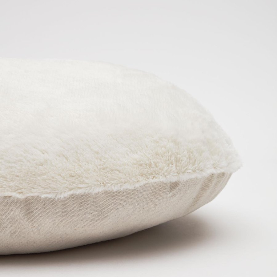 KAVE HOME Codie kjledyrpute, oval - hvit pels bomull/polyester (60x40)