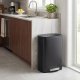 Songmics LTB050B02 50 liters k&ouml;ksavfallsbeh�llare med mjukst&auml;ngning och pedal, innerbeh�llare i st�l, svart