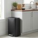 Songmics LTB050B02 50 liters k&ouml;ksavfallsbeh�llare med mjukst&auml;ngning och pedal, innerbeh�llare i st�l, svart
