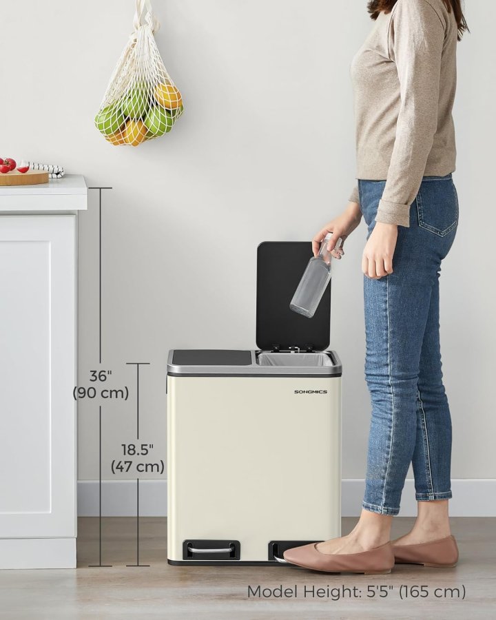 SONGMICS K&ouml;kssoptunna, 2 x 15 l dubbelk&auml;rl f&ouml;r �tervinning och avfall, pedalk&auml;rl, 15 foder ing�r, innerk&auml;rl, mjukst&auml;ngande f&ouml;r sm� familjer, st�l, sandbeige och bl&auml;cksvart LTB30A02