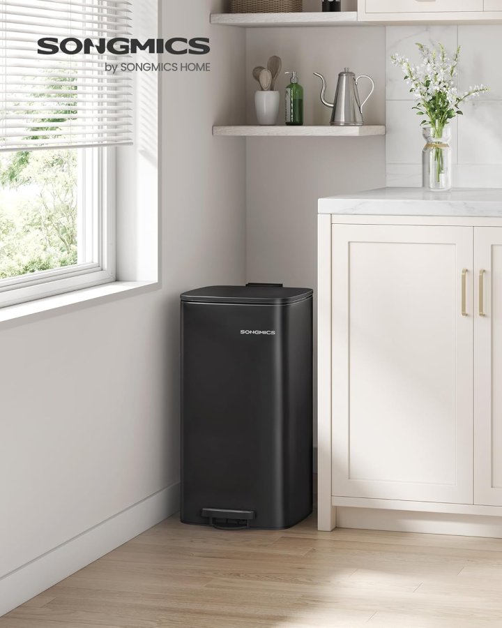 SONGMICS 30L k&ouml;ksavfallsbeh�llare med innerhink, mjukst&auml;ngning och &ouml;ppningsbart grepp, bl&auml;cksvart LTB593B02
