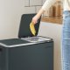 SONGMICS dubbel soptunna, 2 x 30 l k&ouml;ksk&auml;rl med dubbelt fack och 15 sopp�sar, pedaltunna i metall med inv&auml;ndiga plastk&auml;rl och lock, mjukst&auml;ngning, luktt&auml;tning, r&ouml;kgr� LTB60GS