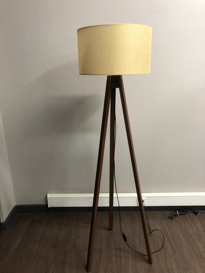 LUMI AYD gulvlampe - beige PVC og tre