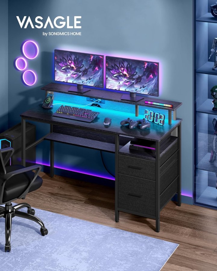 VASAGLE Skrivebord med stofskuffer, Computerbord med sk�rmstativ, LED-belysning, 55 x 135 x 90 cm, Indbyggede stikkontakter, 2 USB-A-porte, til hjemmekontor, Ebony Black LWD094B56