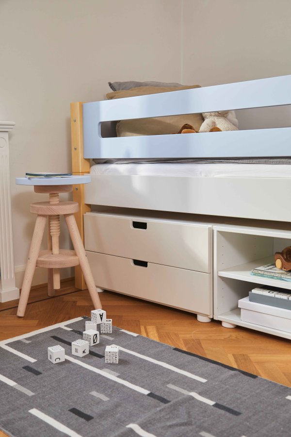 Manis-H Ariel enkels�ng med designs�ngbord och f�rvaring - 200 cm - 90x200