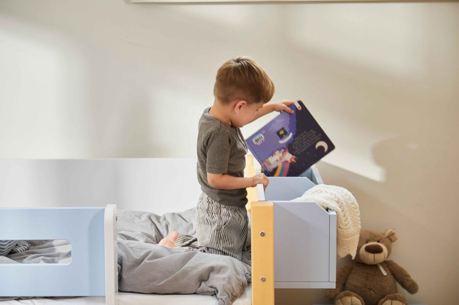 Manis-H Ariel enkels&auml;ng med klassiskt nattduksbord och f&ouml;rvaring - 200 cm - 90x200