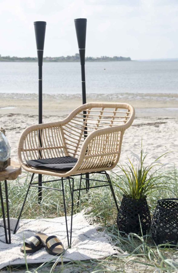 HOUSE NORDIC Trieste spisestuestol - naturrotting/metall, m. armlener, inkl. pute